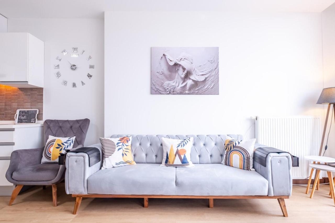 Charming Flat With City View In Atasehir Istanbul Exteriör bild