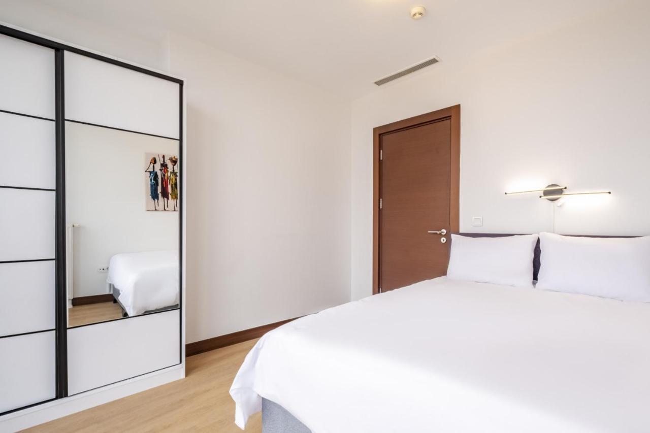 Charming Flat With City View In Atasehir Istanbul Exteriör bild